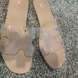 Shade & Shore Cream Tan Sandals with Toe Loop